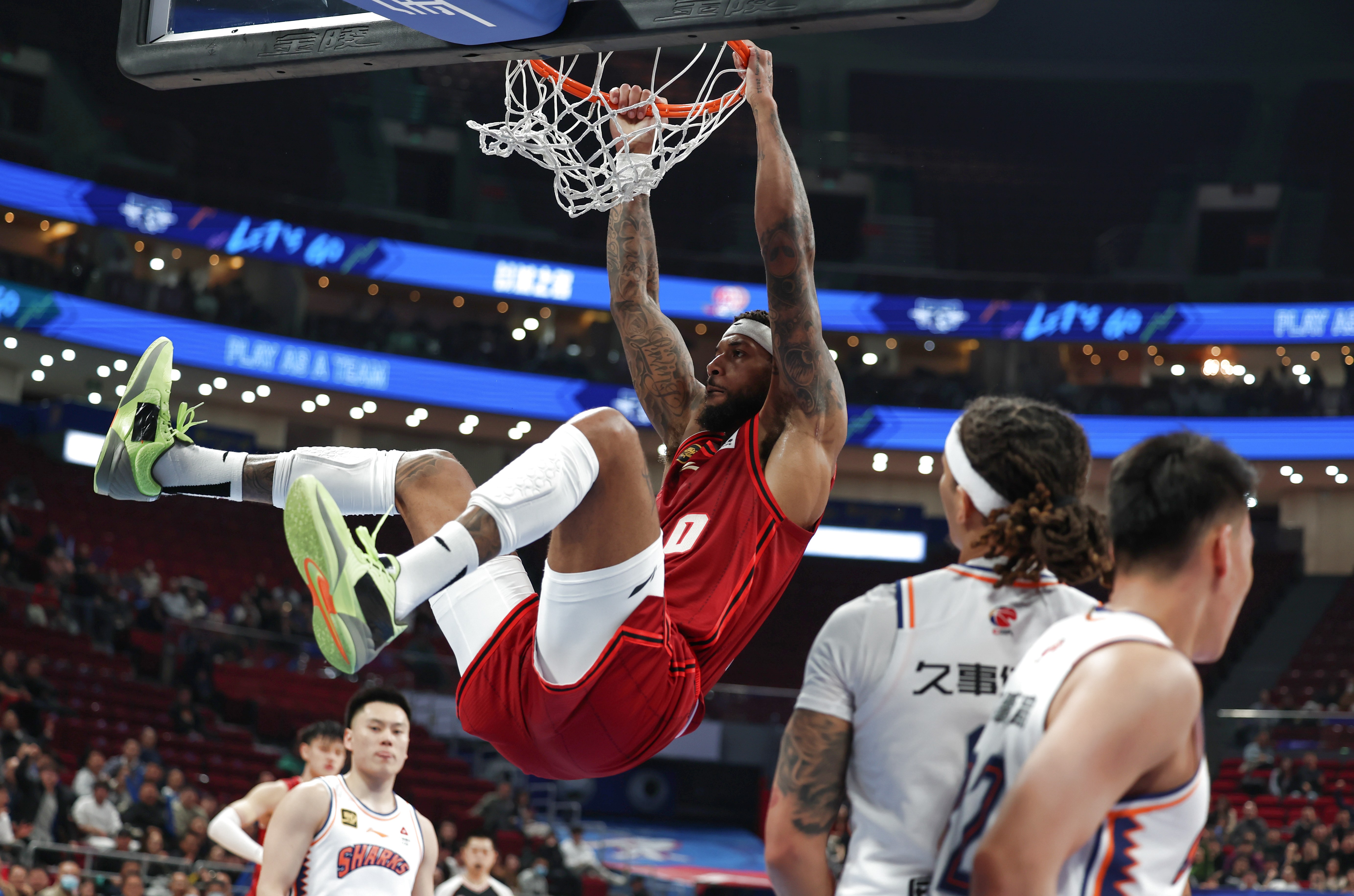 九游会平台赛前体能课后，皇家马德里状态回暖备战NBA总决赛，气氛紧张，身体对抗强度拉满的简单介绍