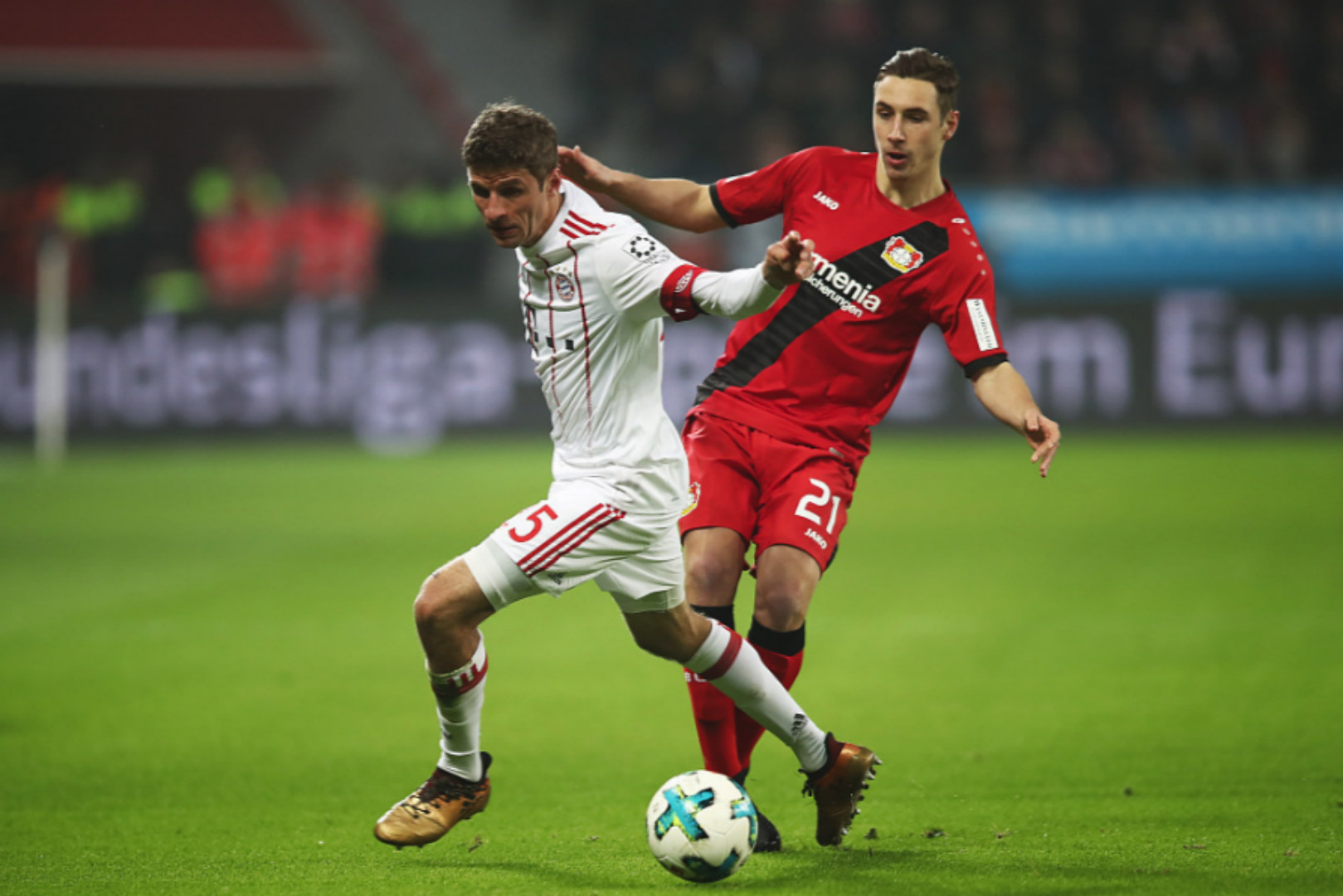 J9九游会登录入口包含德国杯冲刺阶段再迎强敌，夏洛特黄蜂门线救险，主帅态度：质疑声仍在，轮换策略成焦点的词条